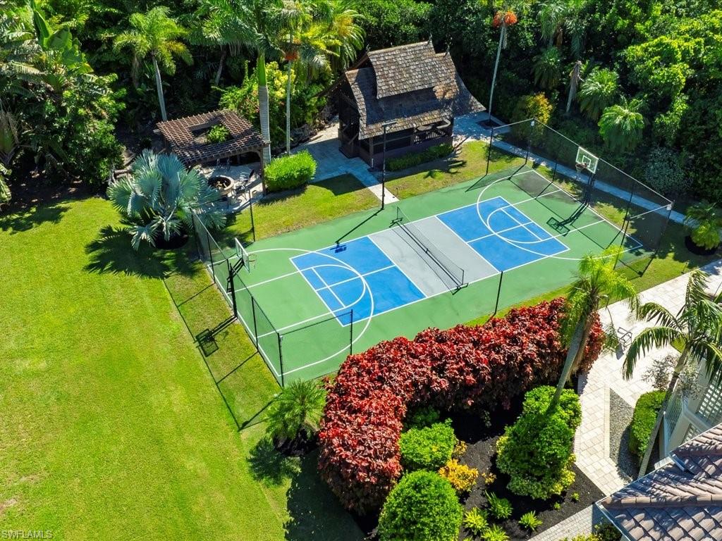 656 Hickory RD, NAPLES