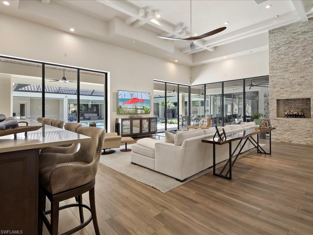 656 Hickory RD, NAPLES