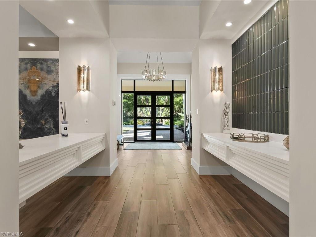 656 Hickory RD, NAPLES