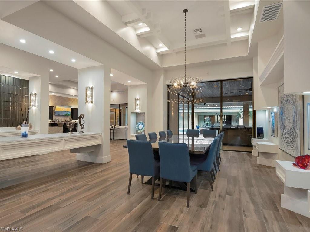 656 Hickory RD, NAPLES