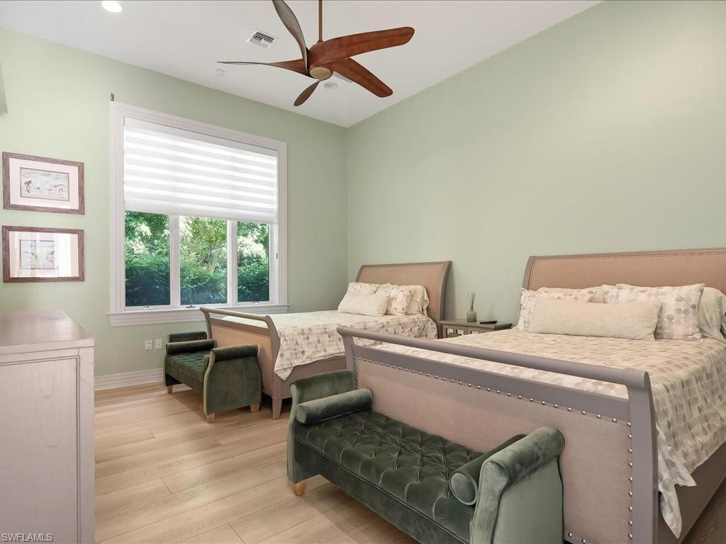 656 Hickory RD, NAPLES