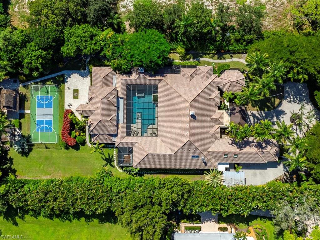 656 Hickory RD, NAPLES