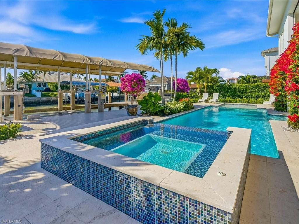 360 Heron AVE