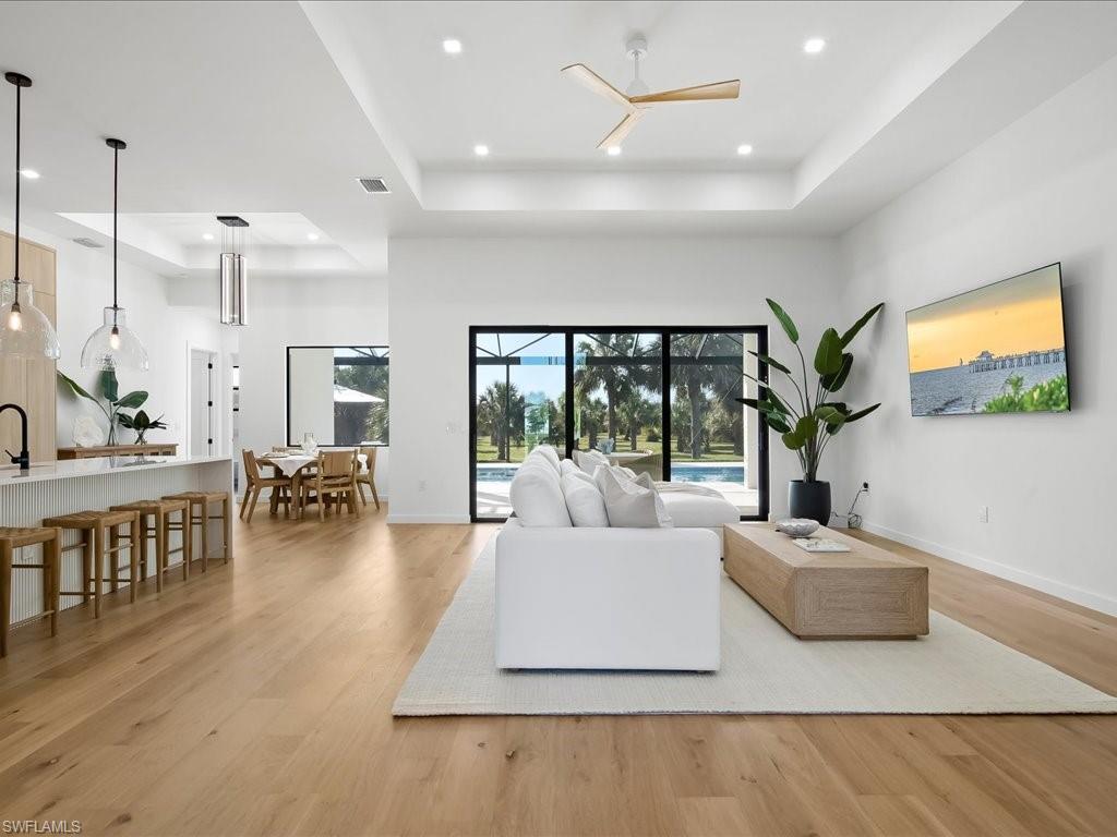 424 Shady Hollow BLVD W