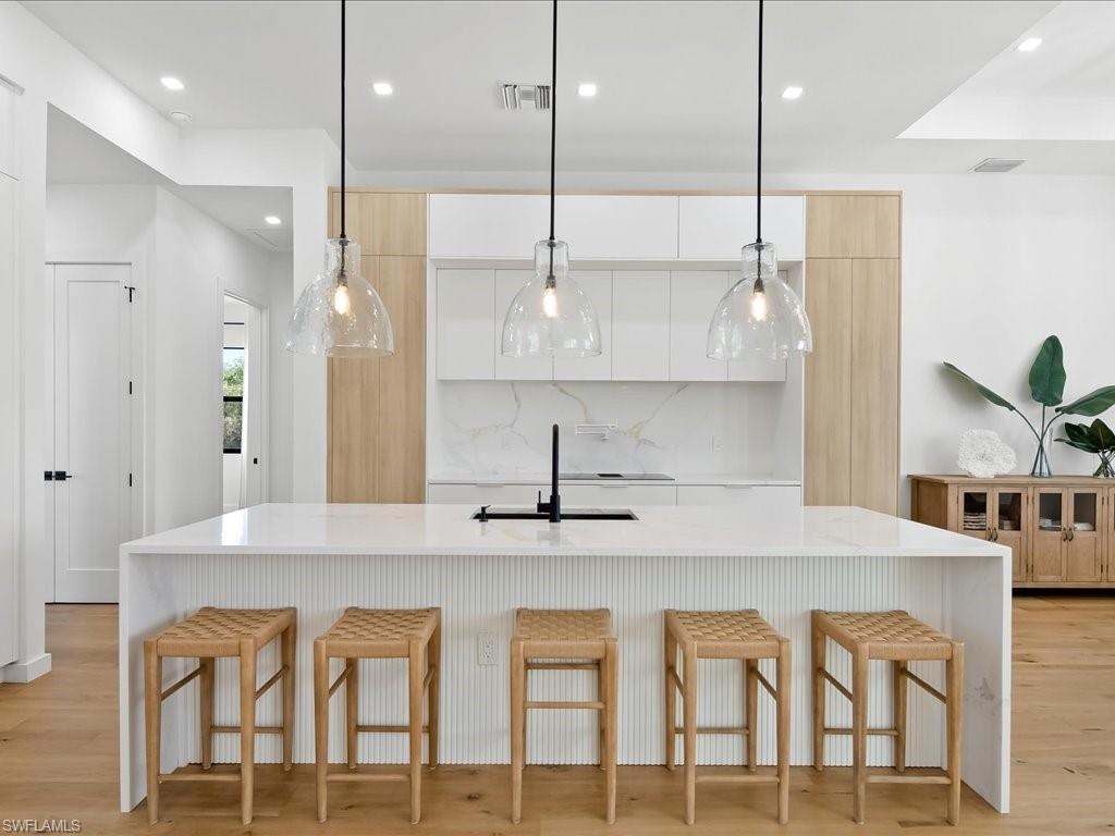 424 Shady Hollow BLVD W