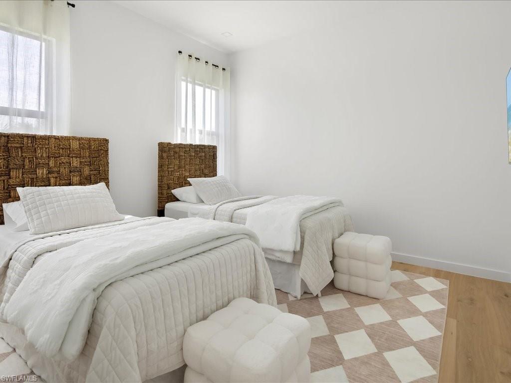 424 Shady Hollow BLVD W