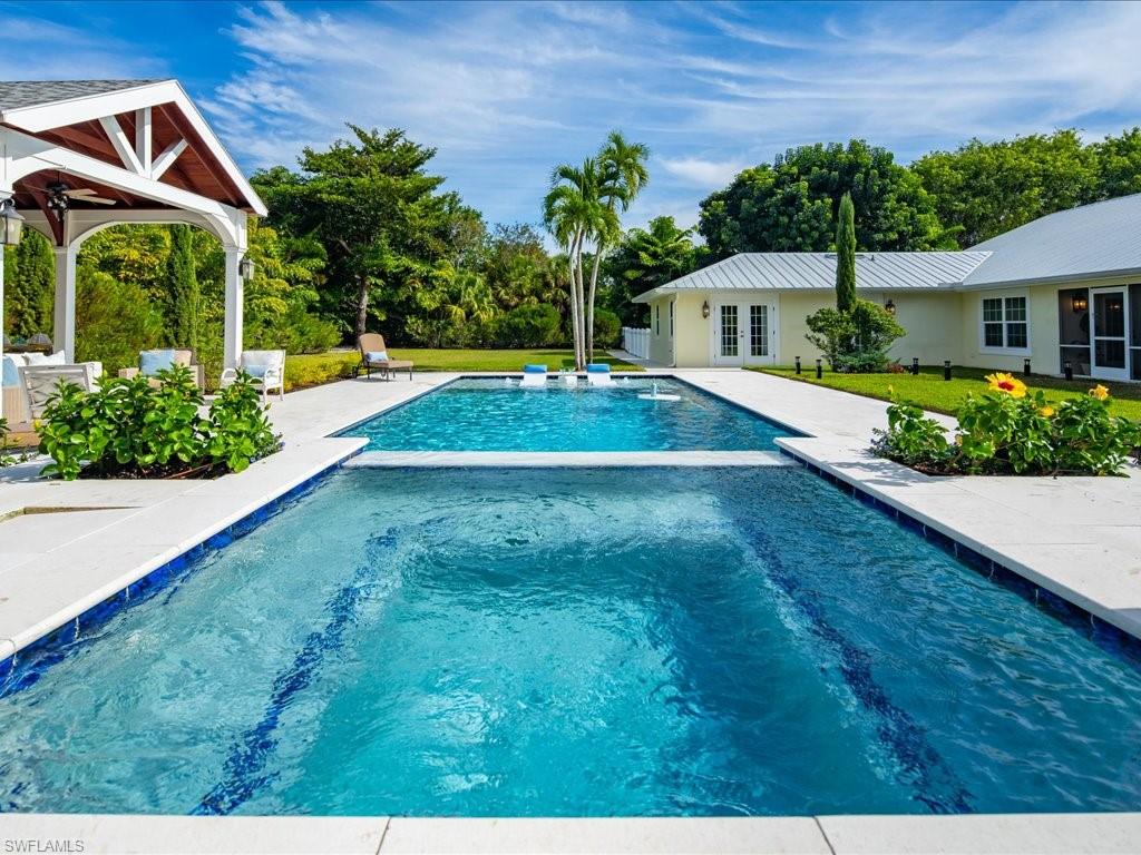624 Ridge DR