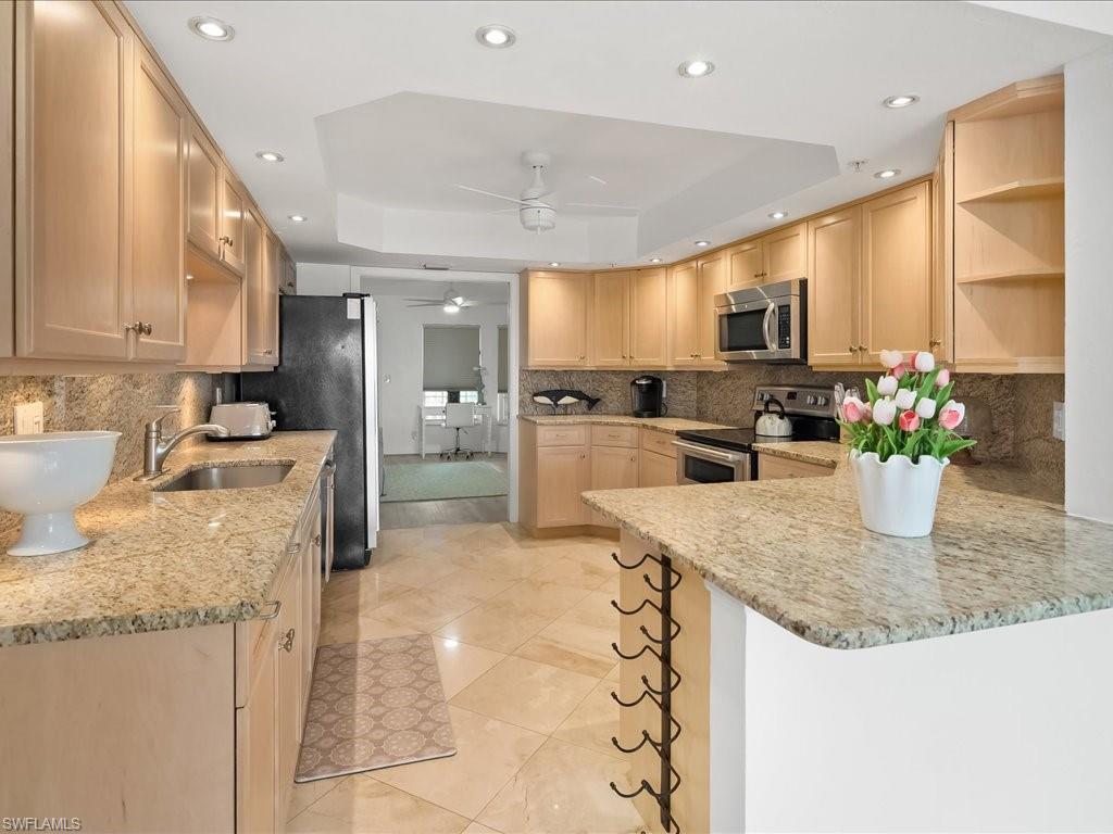 26910 Wedgewood DR # 403