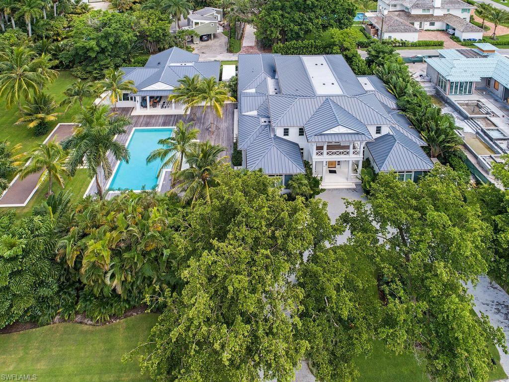 225 4th AVE N