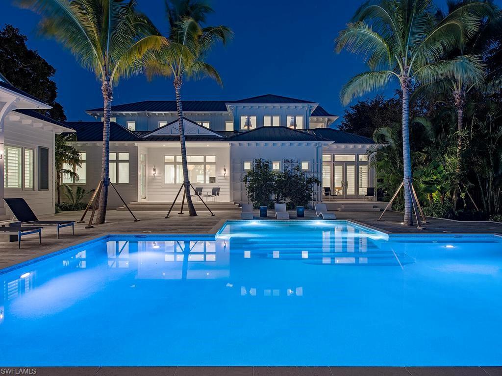225 4th AVE N