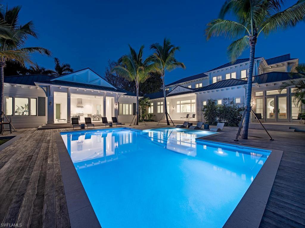 225 4th AVE N