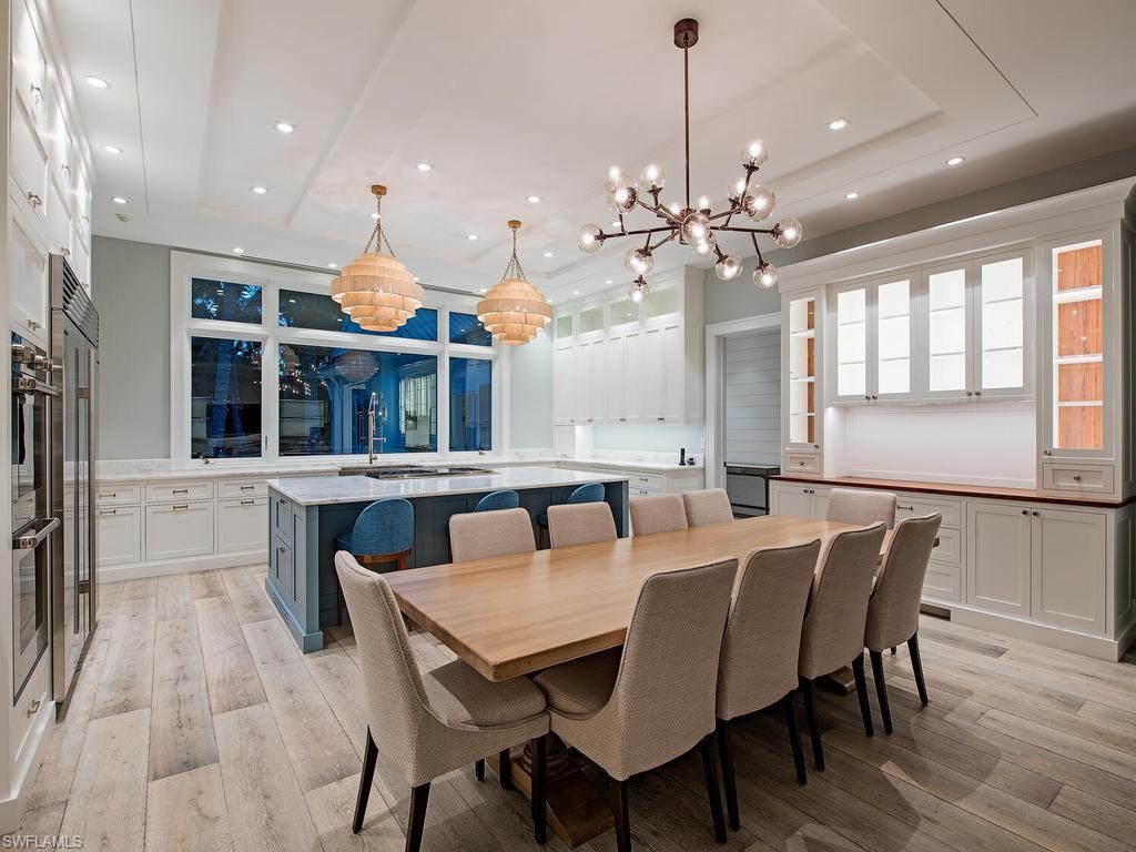 225 4th AVE N