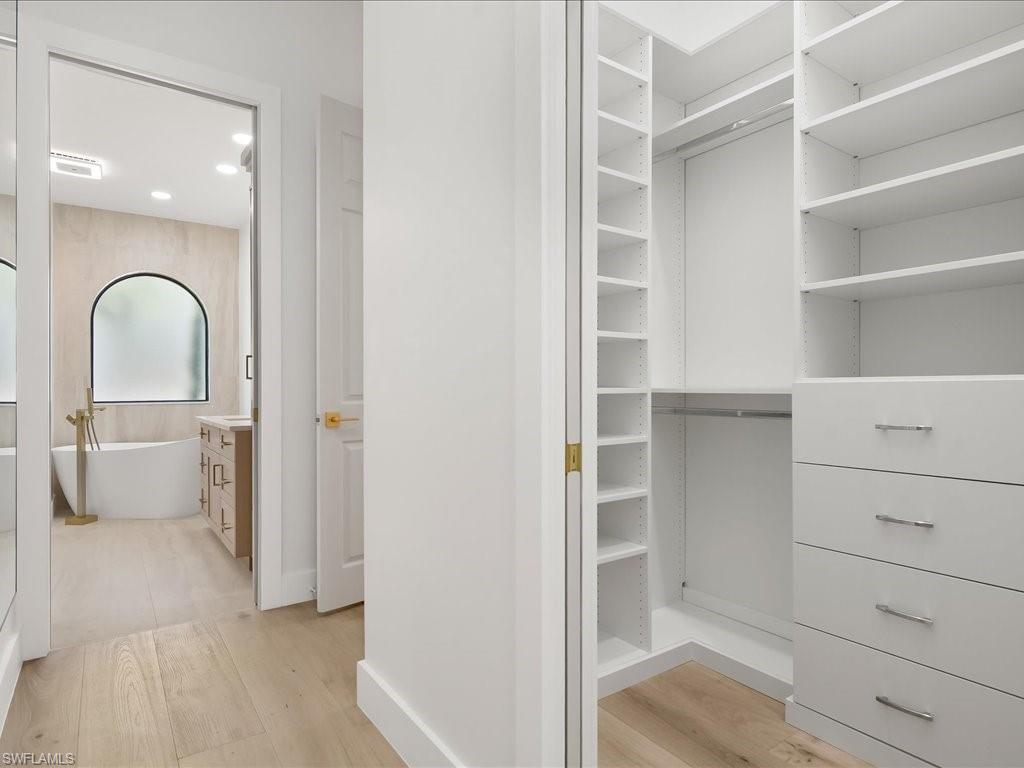 9541 Wilshire Lakes BLVD