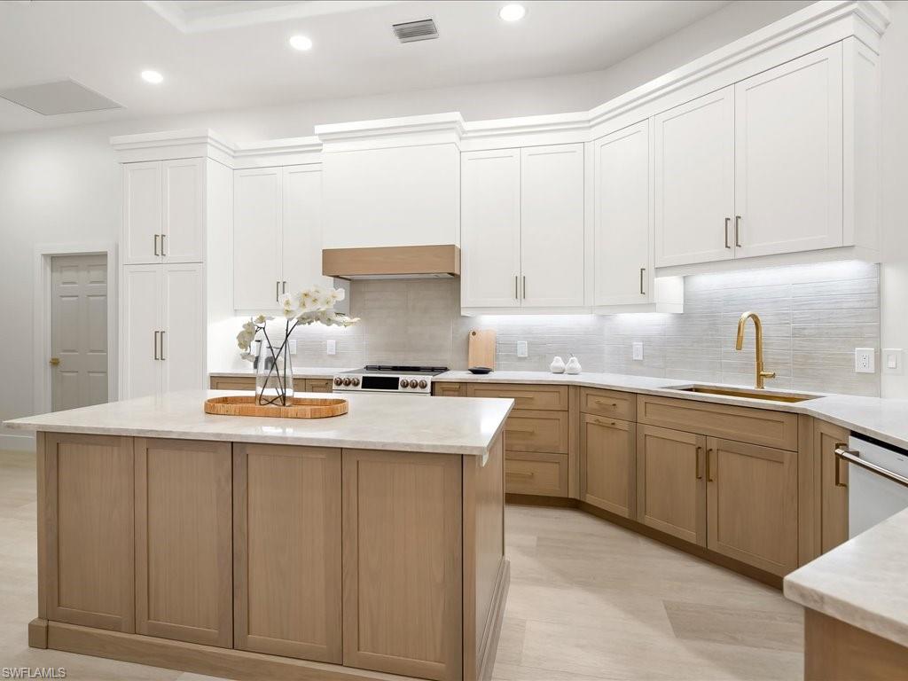 9541 Wilshire Lakes BLVD