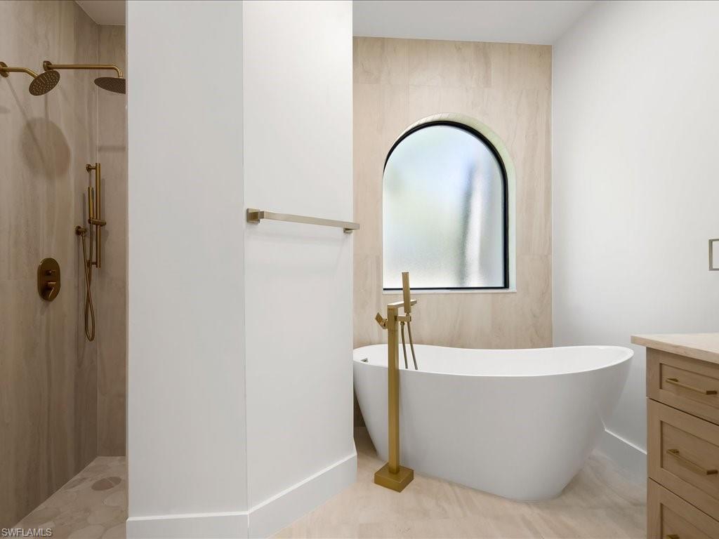 9541 Wilshire Lakes BLVD