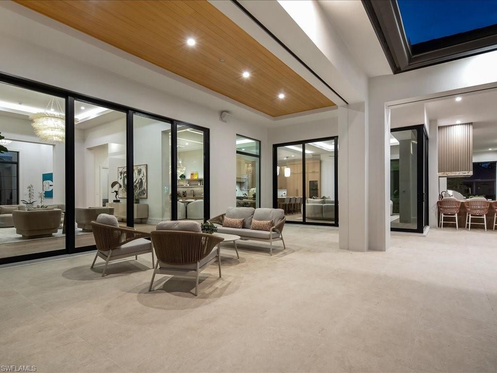 500 Ridge DR