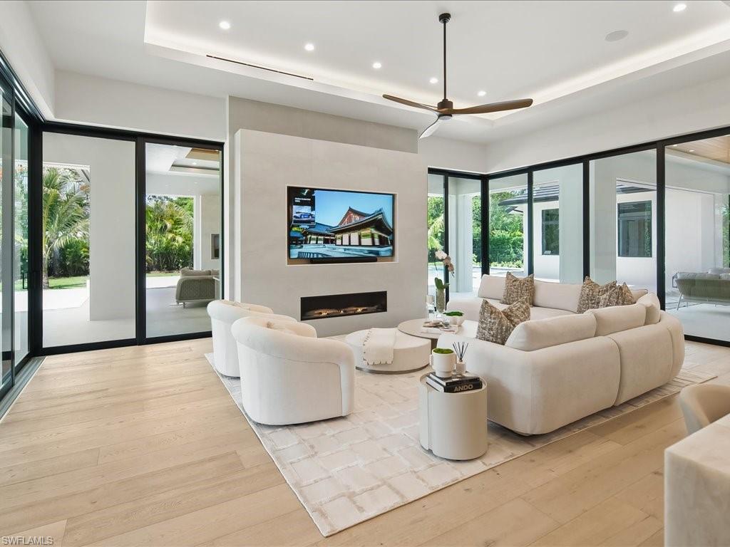 500 Ridge DR