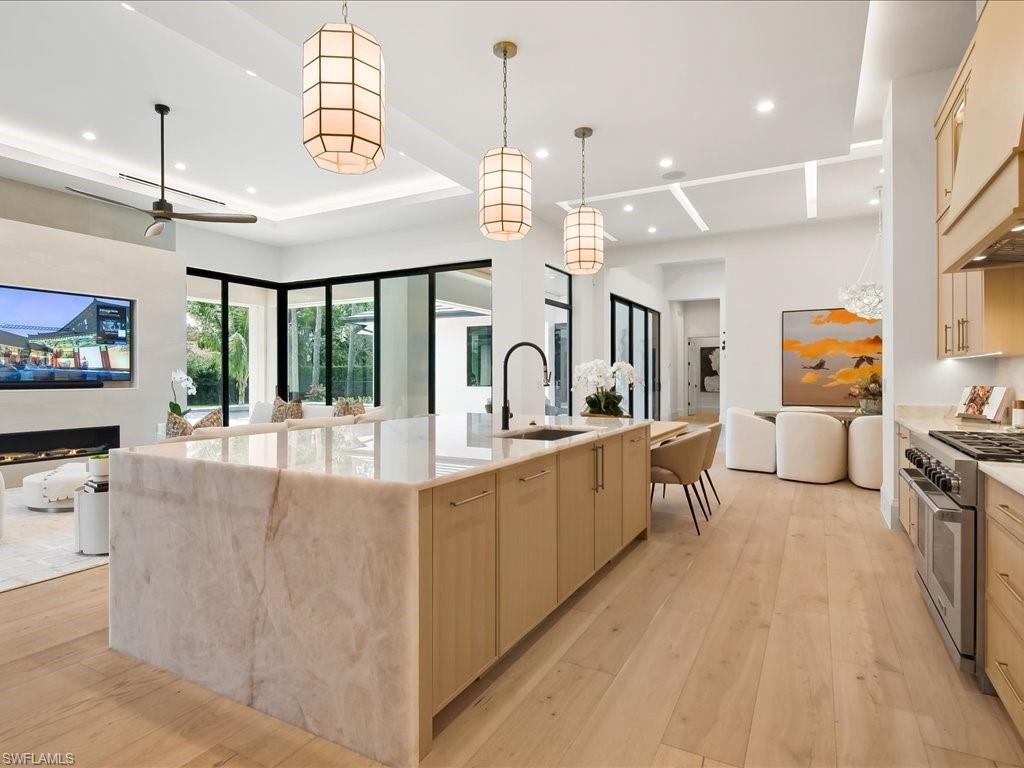 500 Ridge DR
