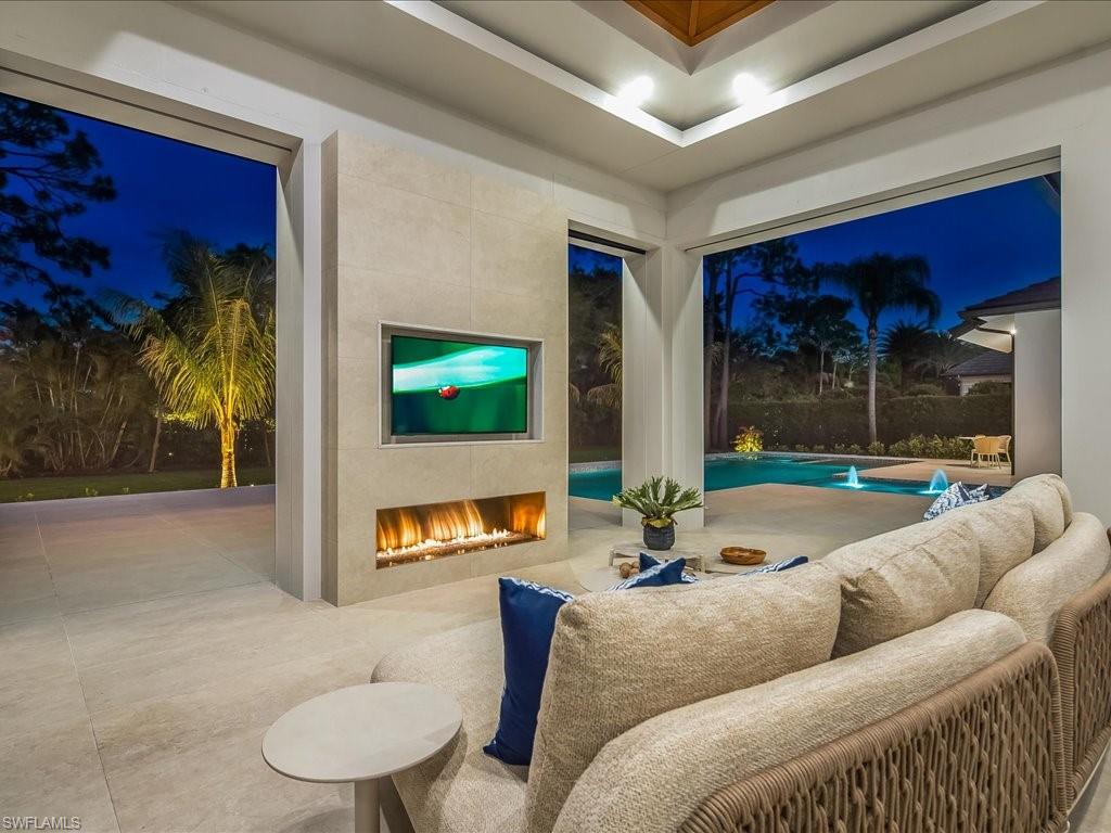 500 Ridge DR