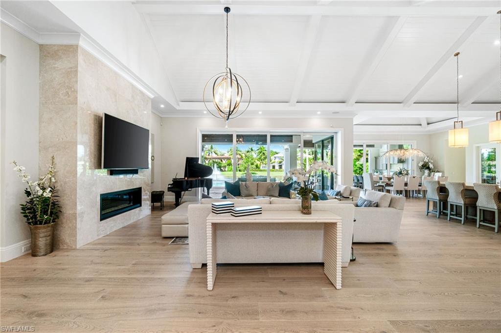 385 Colony DR