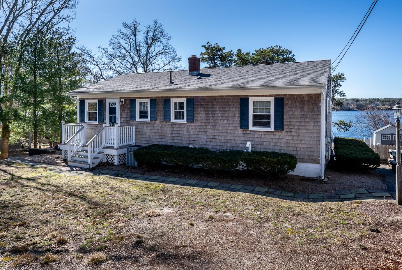7 Leslie Lane
