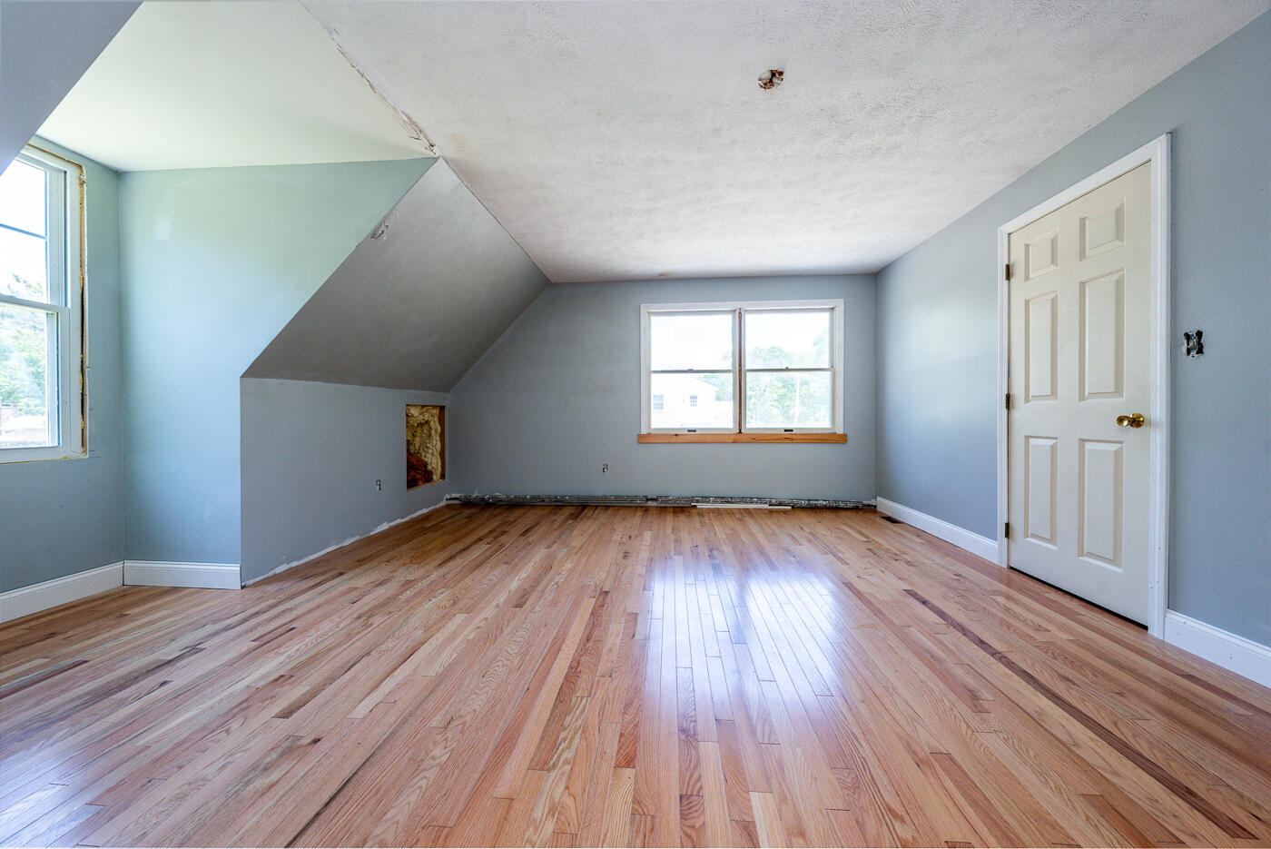 87 Regis Road