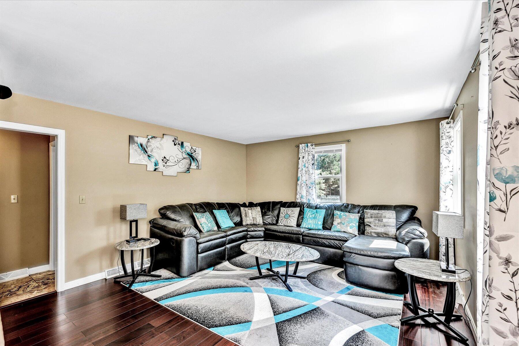 127 S Sandwich Road