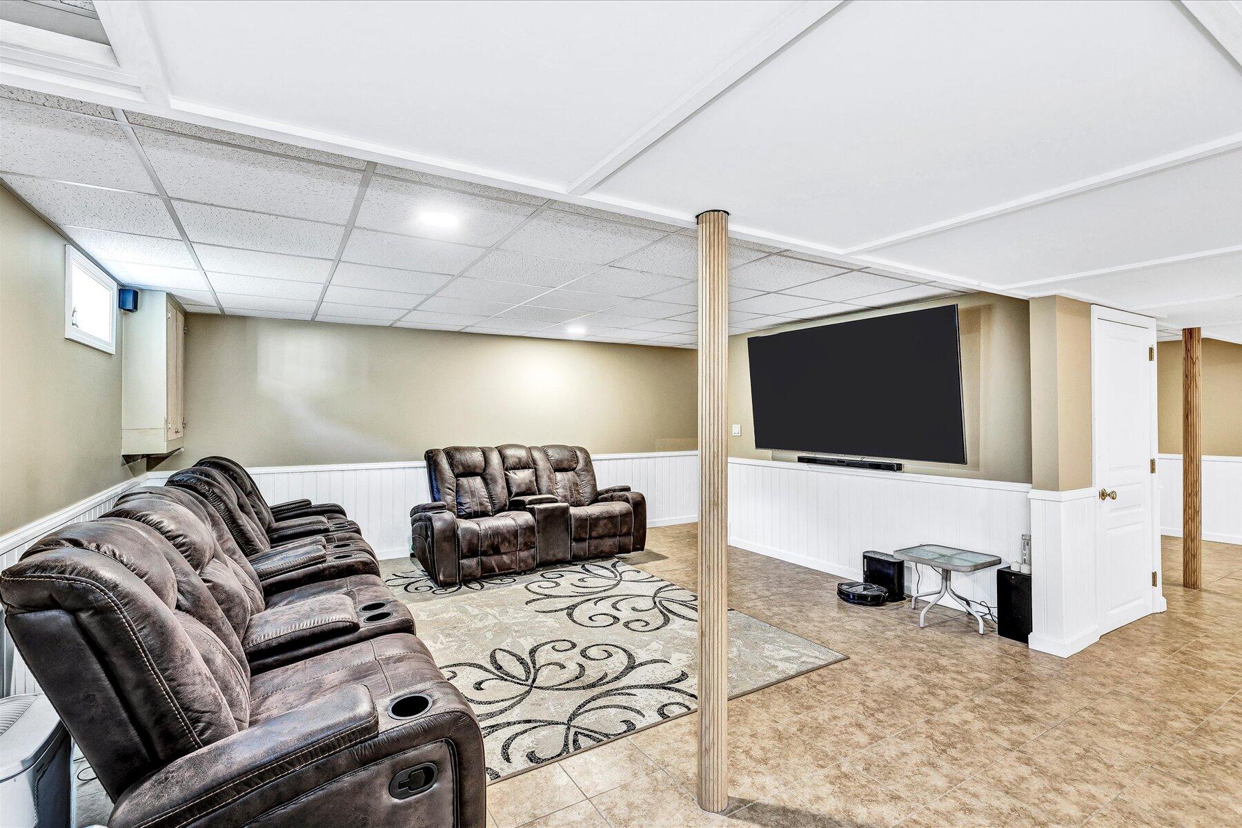 127 S Sandwich Road