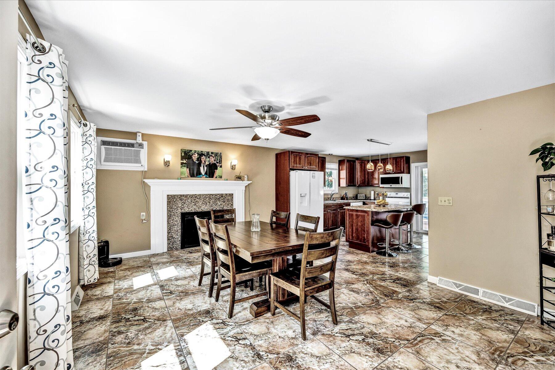 127 S Sandwich Road