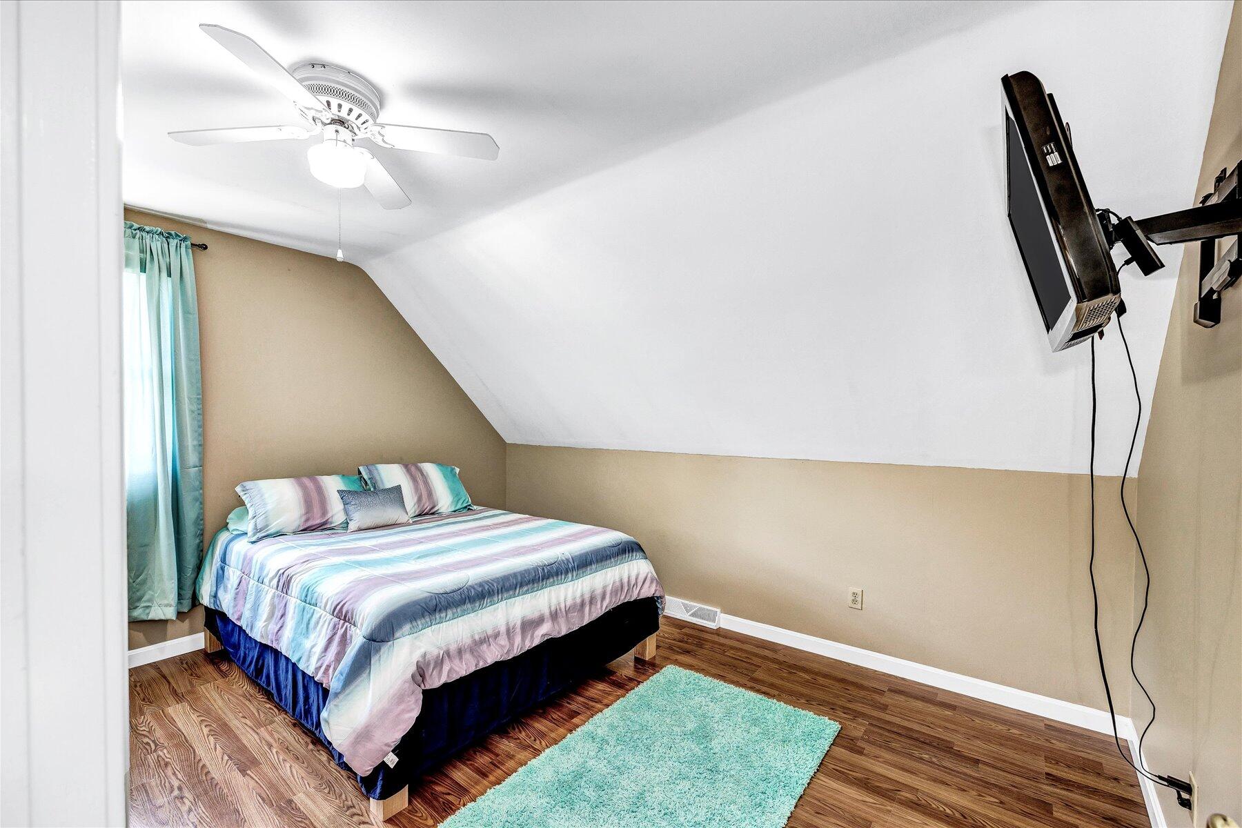 127 S Sandwich Road