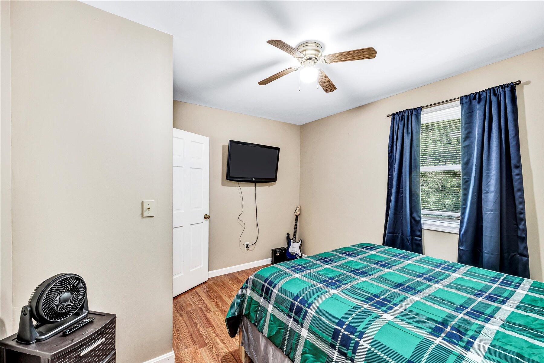127 S Sandwich Road