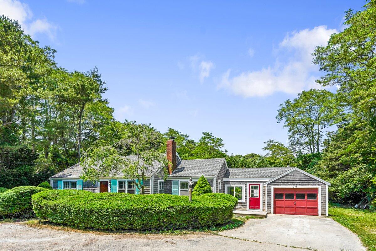 595 Phinney's Lane