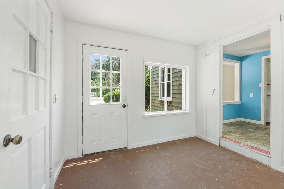 595 Phinney's Lane