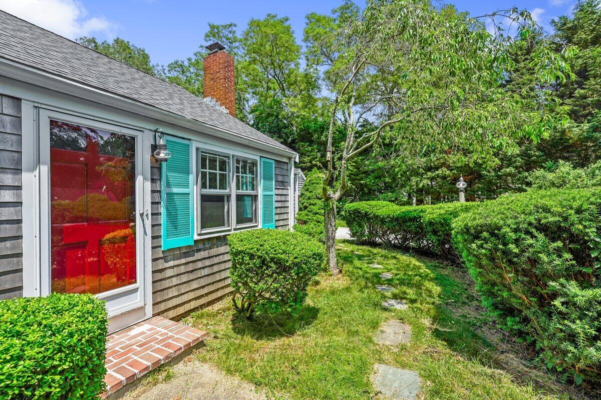 595 Phinney's Lane