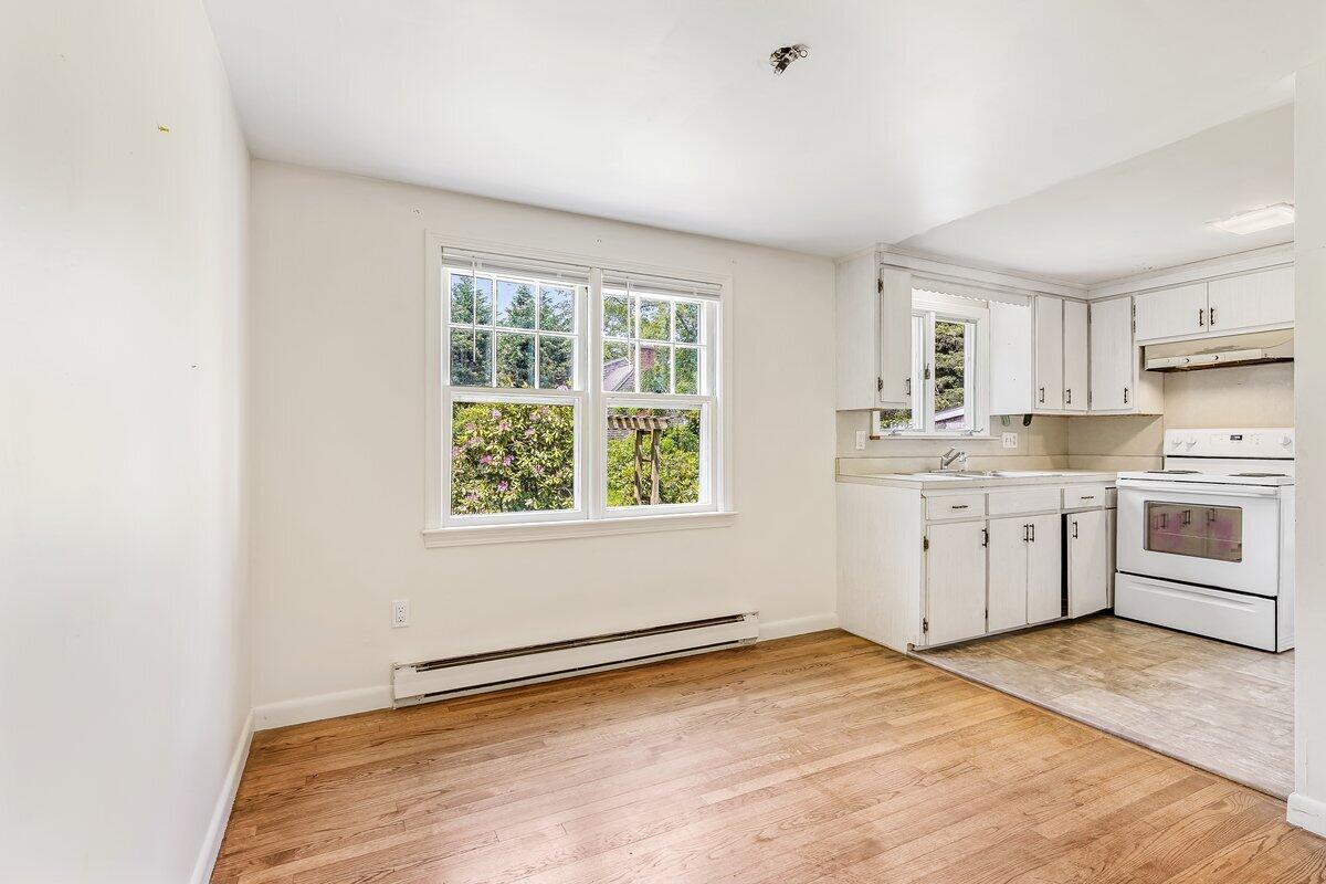 595 Phinney's Lane