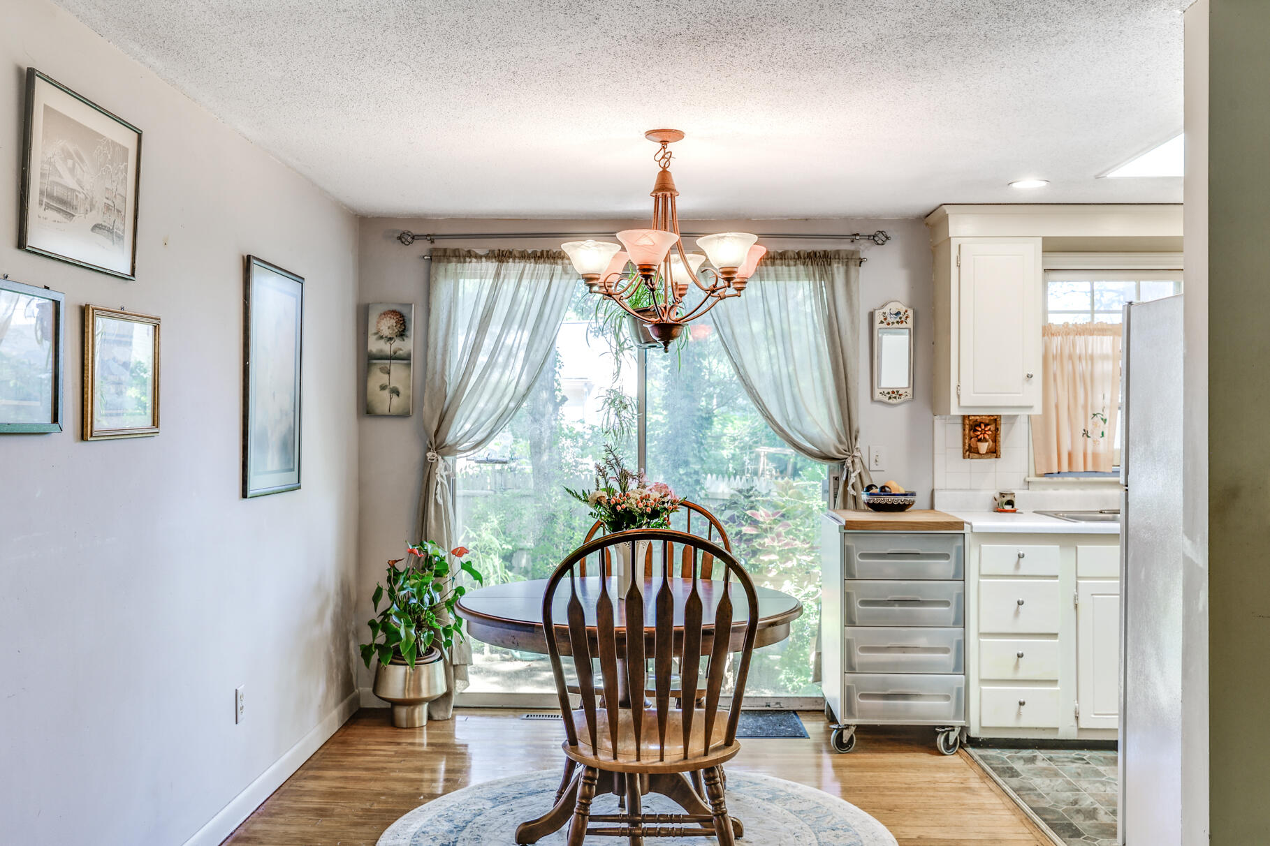 196 Forest Road