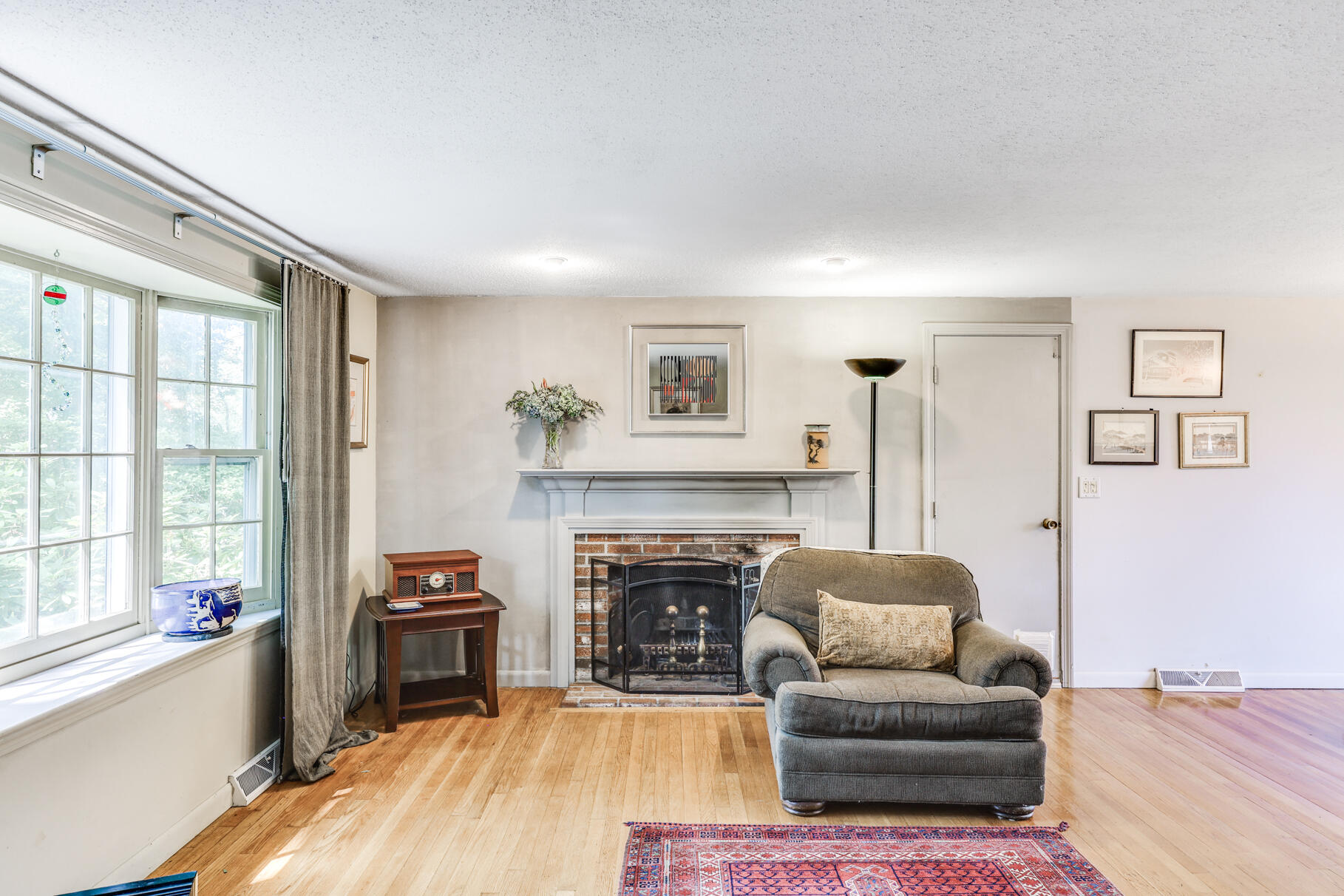 196 Forest Road