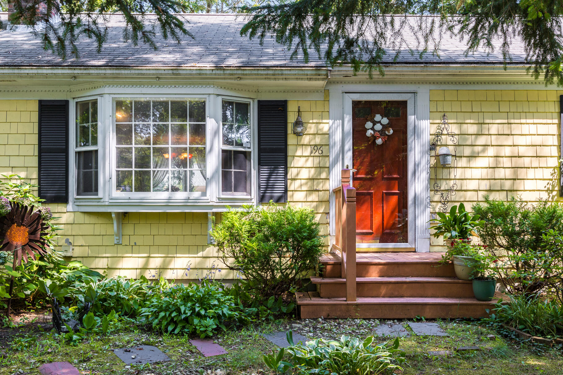 196 Forest Road