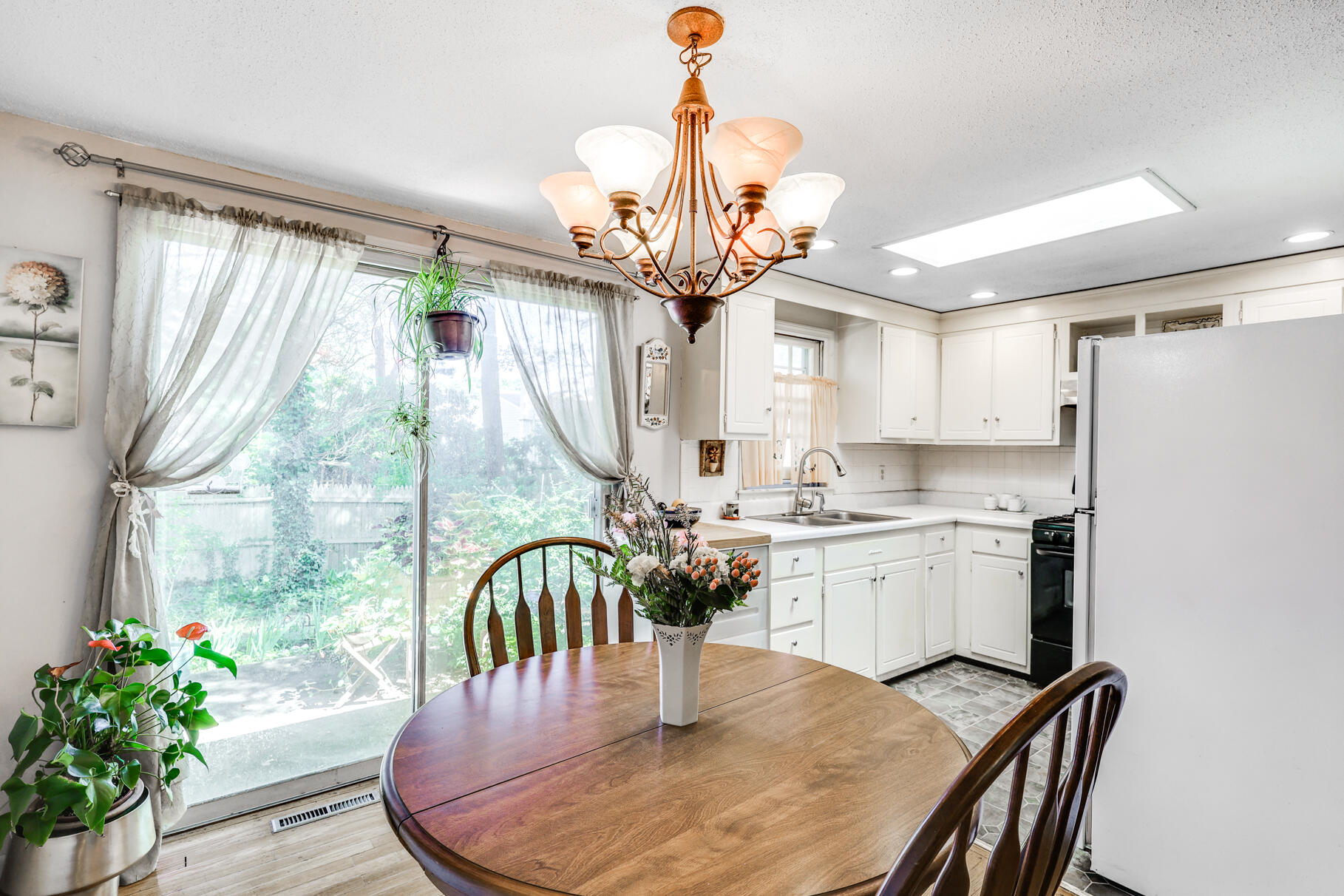196 Forest Road