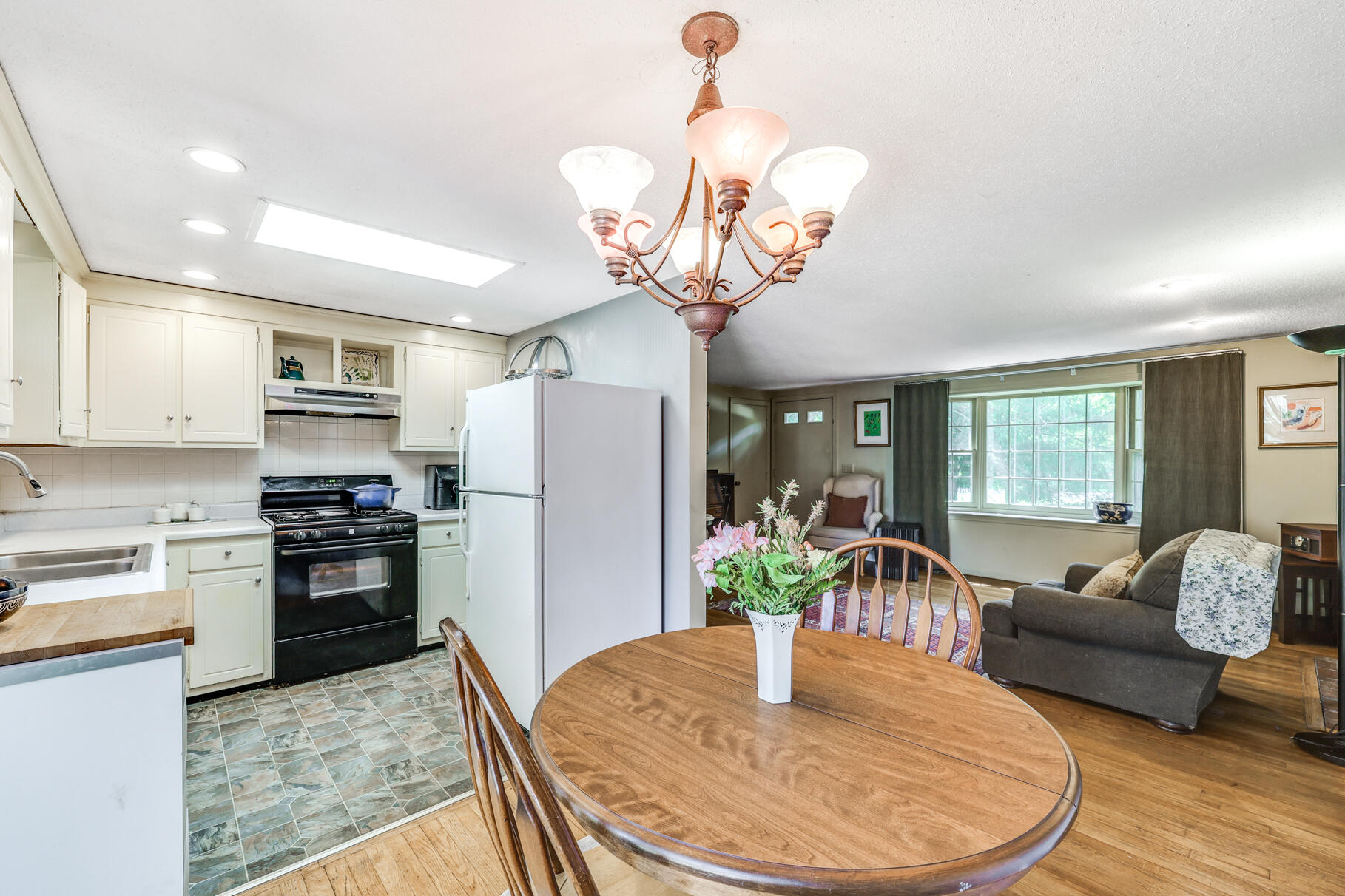 196 Forest Road