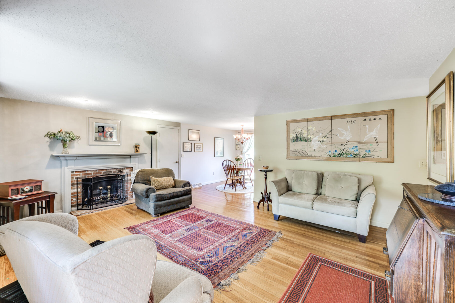 196 Forest Road
