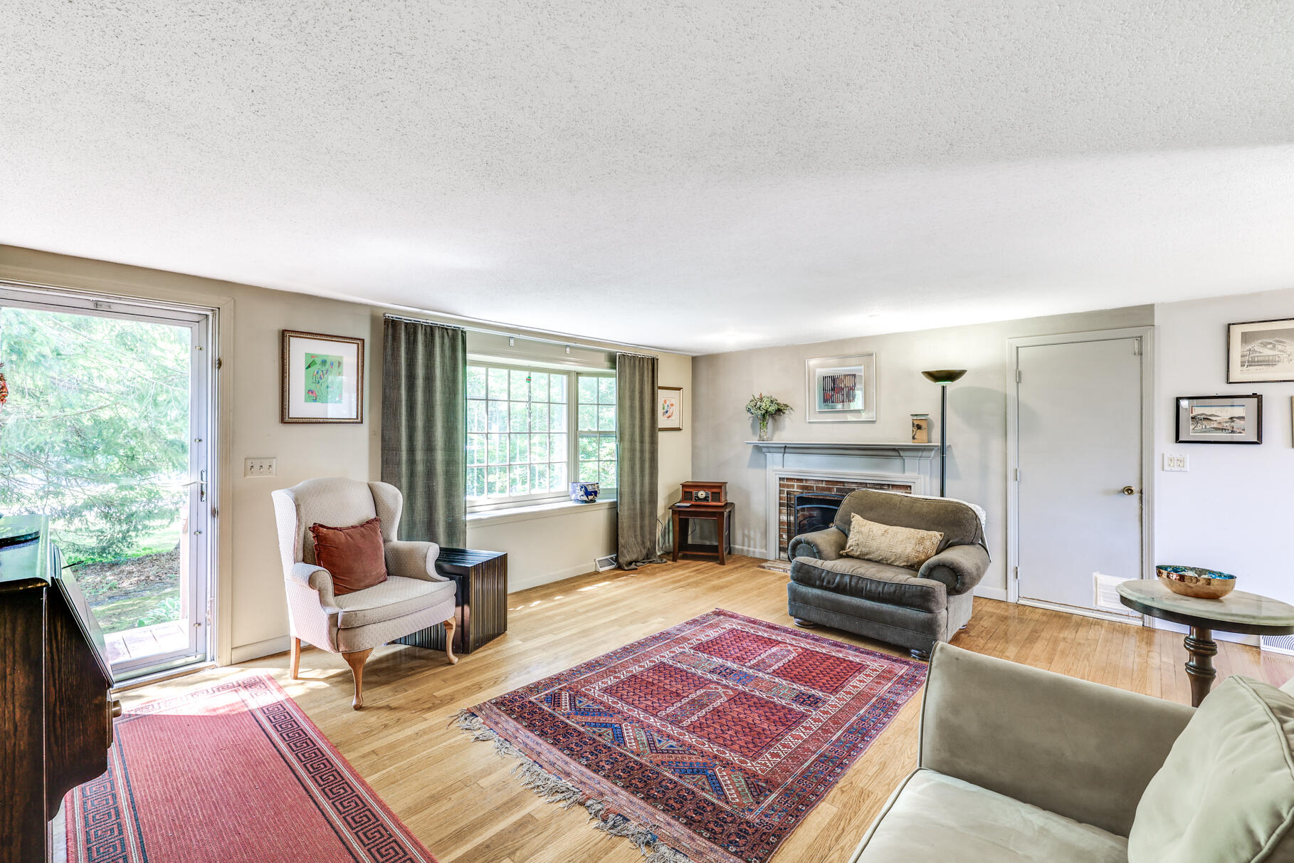 196 Forest Road