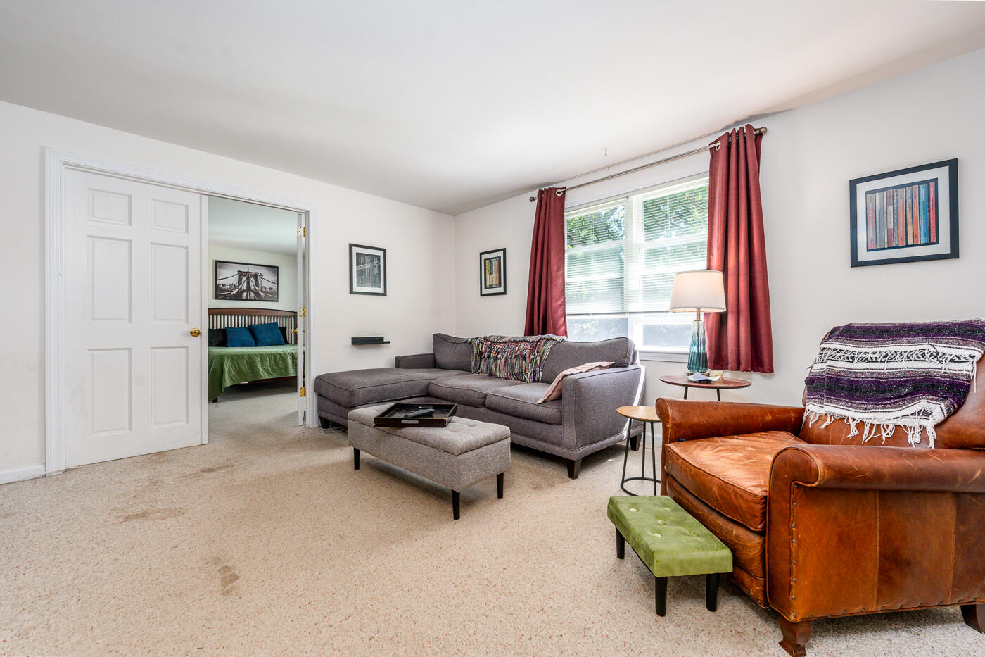 80 Dunn's Pond Road