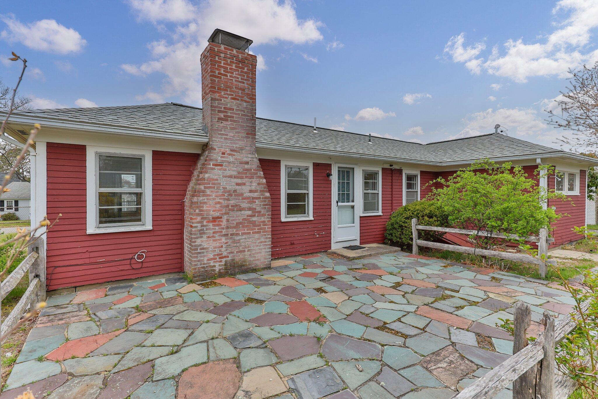 12 Naushon Road