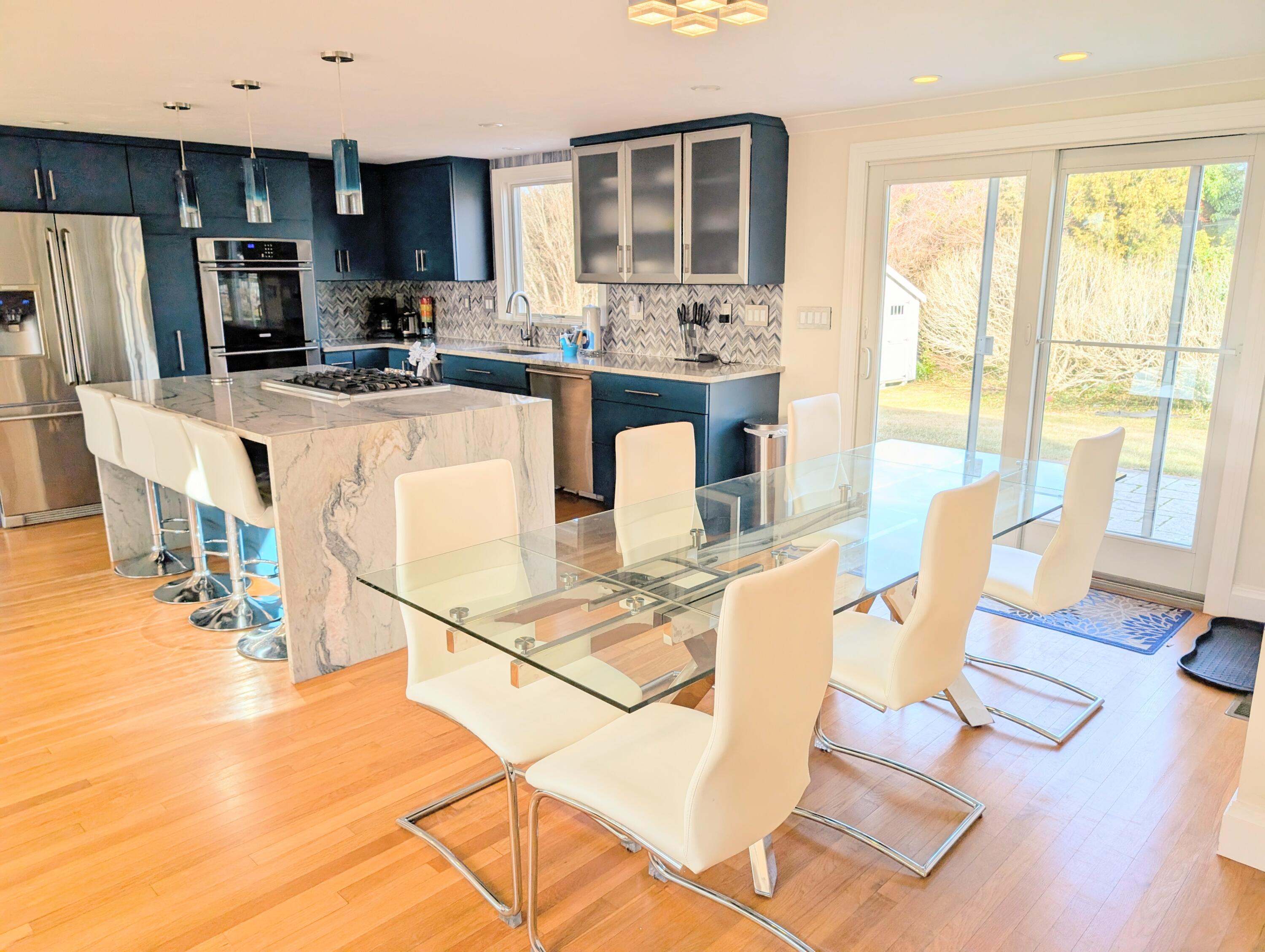 12 Cove Lane