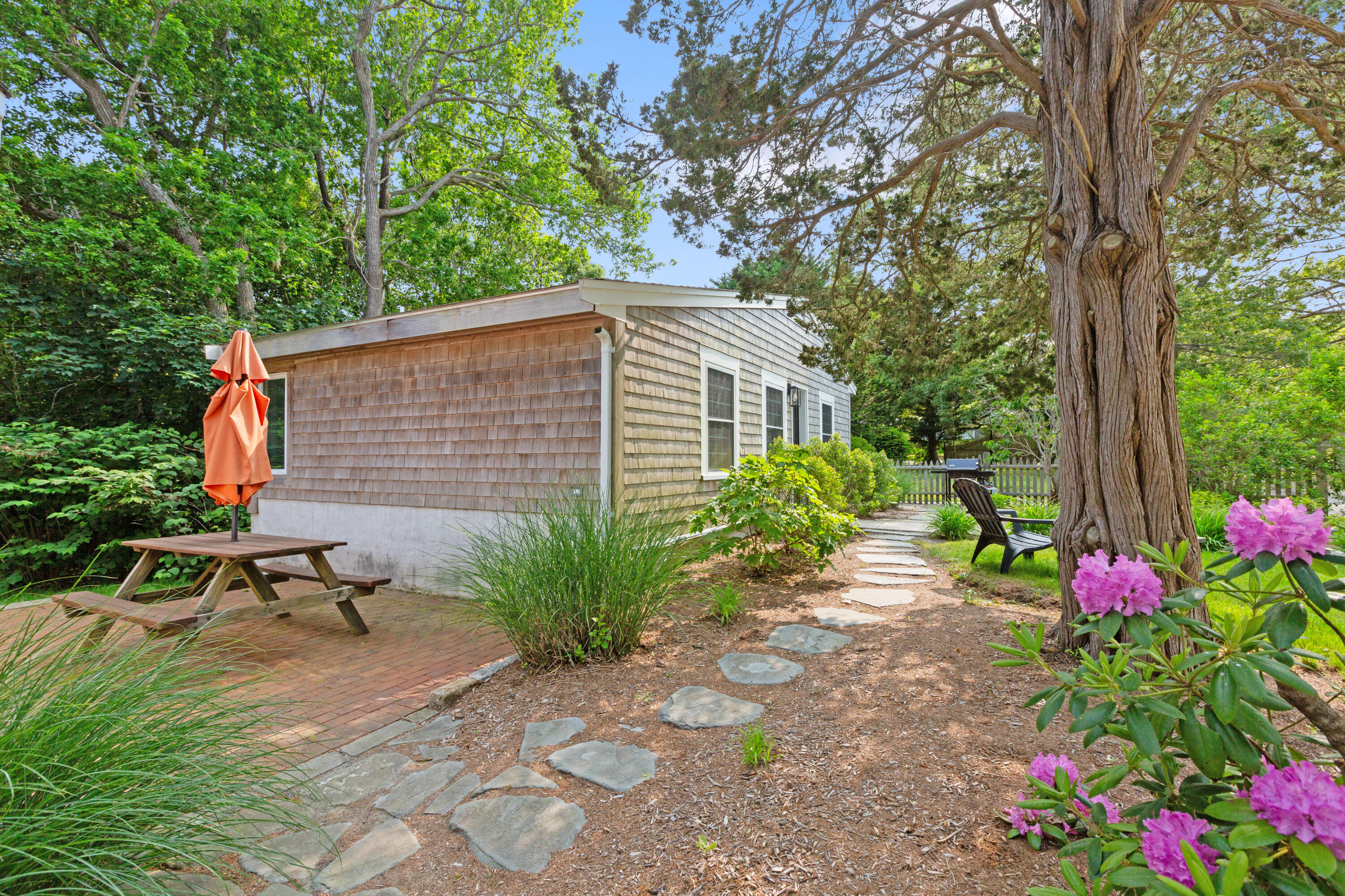 280 Schoolhouse Road