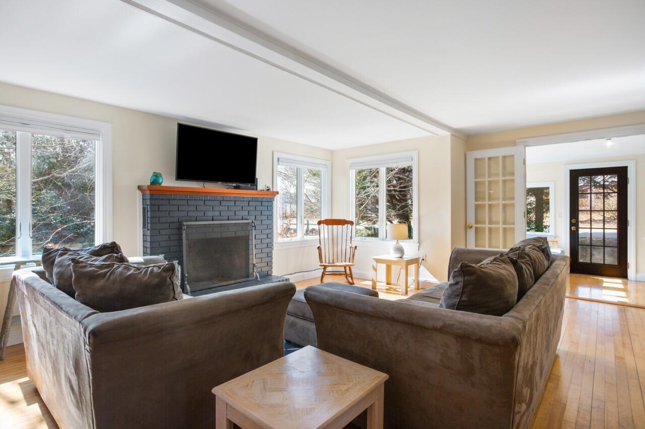 280 Schoolhouse Road