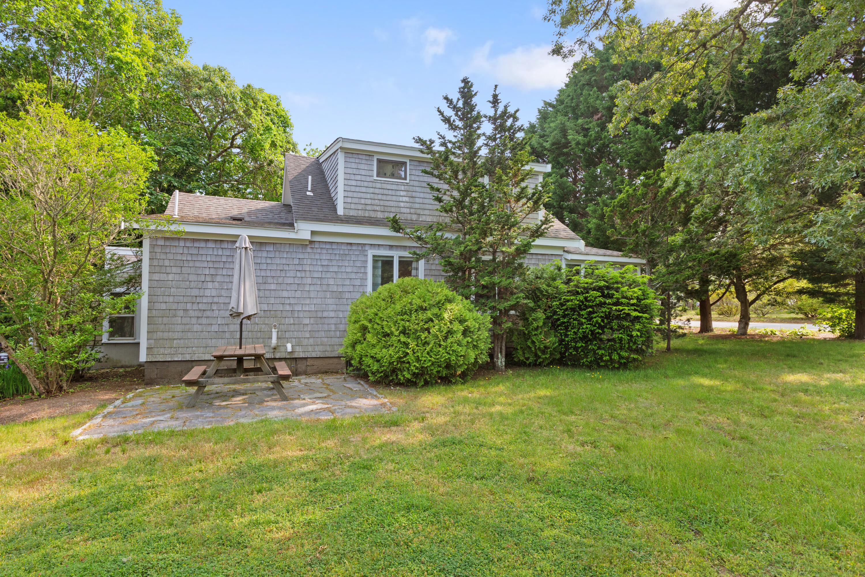 280 Schoolhouse Road
