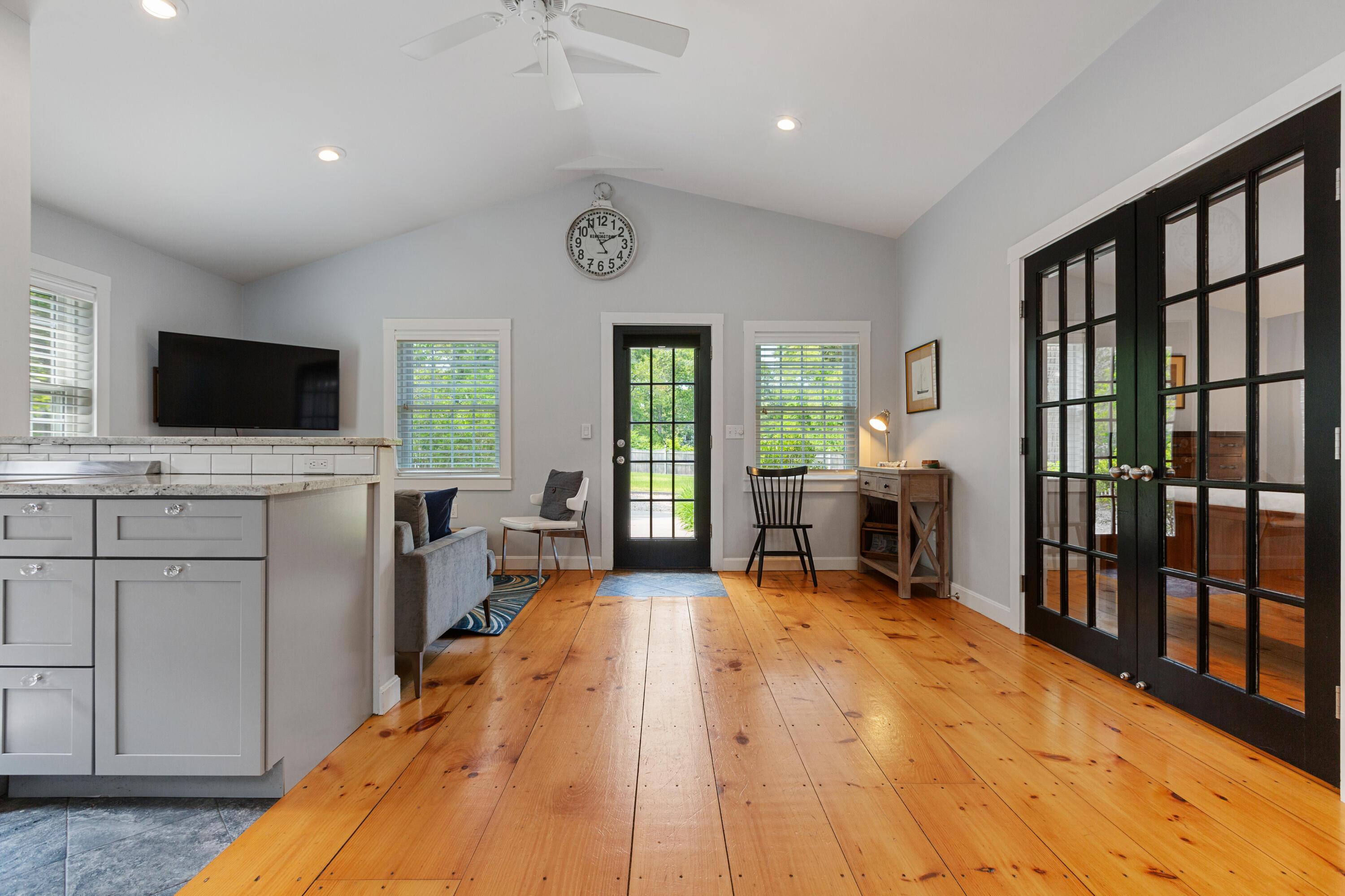280 Schoolhouse Road