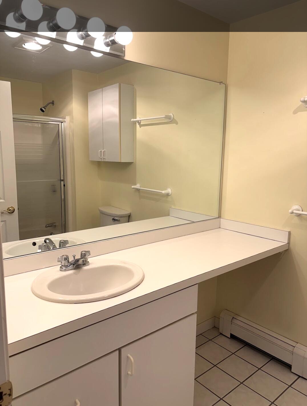 1 Dickenson Court # 33A